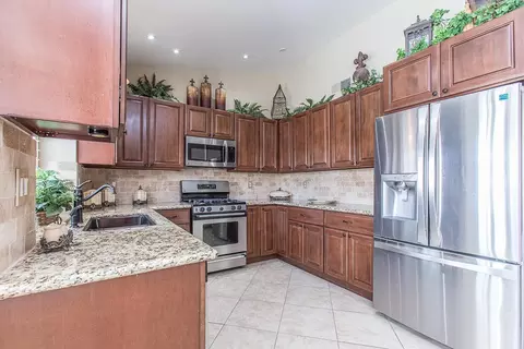 44238 Halcom Ave, Lancaster, CA 93536 photo 5