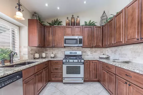 44238 Halcom Ave, Lancaster, CA 93536 photo 4
