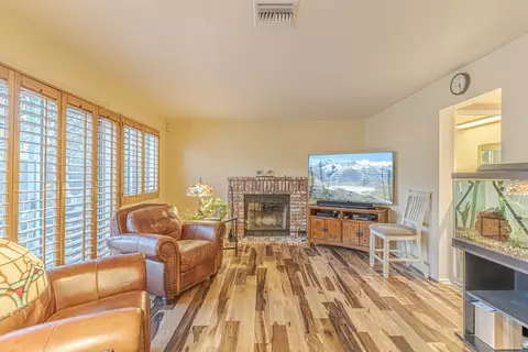 44042 E 12th St, Lancaster, CA 93535 photo 13