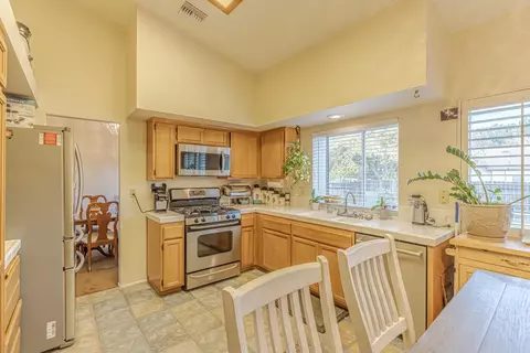 44042 E 12th St, Lancaster, CA 93535 photo 9
