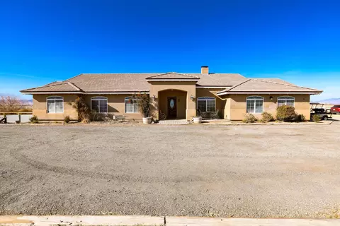 7010 E4 Ave W, Lancaster, CA 93536 photo 1