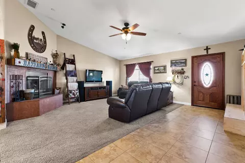 7010 E4 Ave W, Lancaster, CA 93536 photo 5