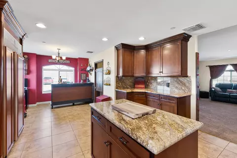 7010 E4 Ave W, Lancaster, CA 93536 photo 11