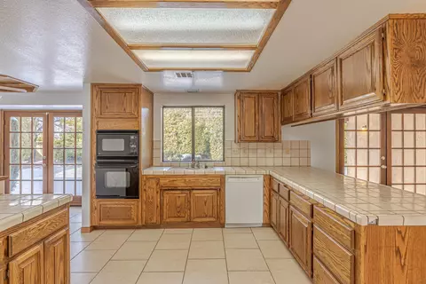 2605 Ryans Pl, Lancaster, CA 93536 photo 3