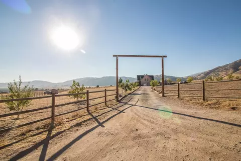 21837 Log Home Way, Tehachapi, CA 93561 photo 82