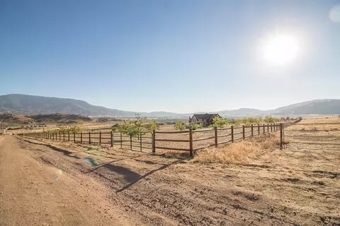 21837 Log Home Way, Tehachapi, CA 93561 photo 83