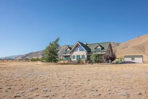 21837 Log Home Way, Tehachapi, CA 93561 photo 8