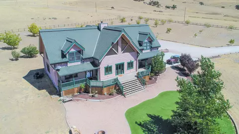 21837 Log Home Way, Tehachapi, CA 93561 photo 3