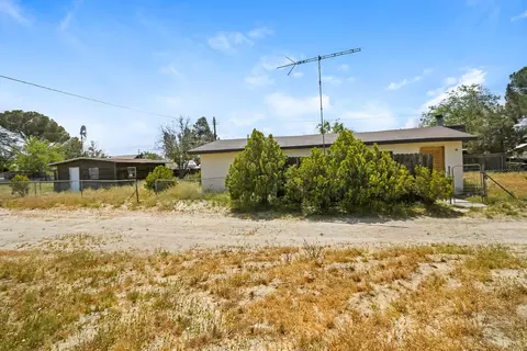 47906 E 30th St, Lancaster, CA 93535 photo 2