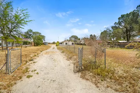 47906 E 30th St, Lancaster, CA 93535 photo 1
