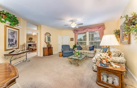 28711 Mimi Ln, Lancaster, CA 93536 photo 3
