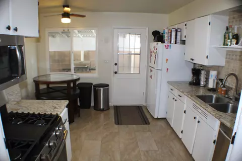 44732 Stanridge Ave, Lancaster, CA 93535 photo 4