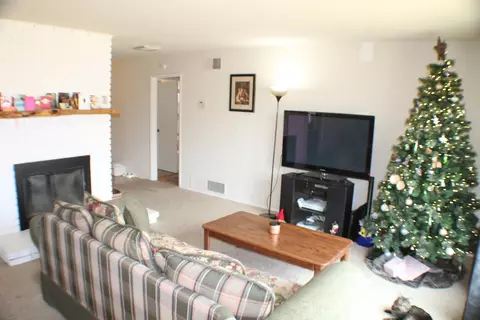 44732 Stanridge Ave, Lancaster, CA 93535 photo 3