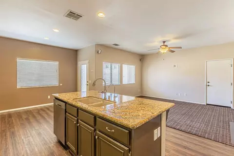 43431 Bale Ct, Lancaster, CA 93535 photo 5