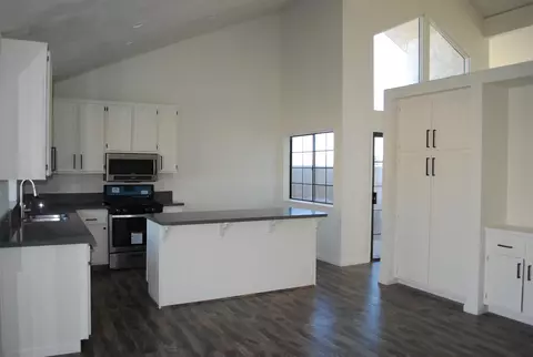 5101 Pearl Ct, Lancaster, CA 93536 photo 3