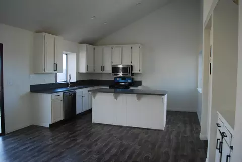 5101 Pearl Ct, Lancaster, CA 93536 photo 4