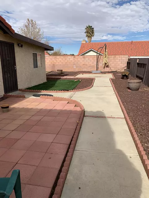 1011 James Ct, Lancaster, CA 93535 photo 13