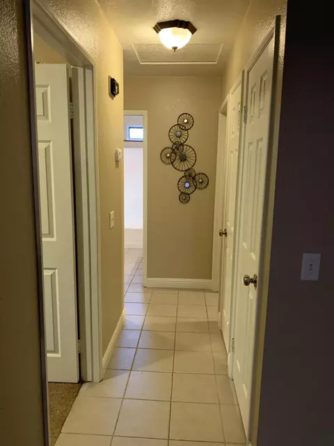 1011 James Ct, Lancaster, CA 93535 photo 3