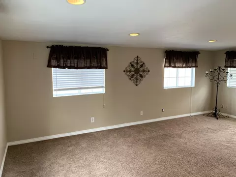 1011 James Ct, Lancaster, CA 93535 photo 12