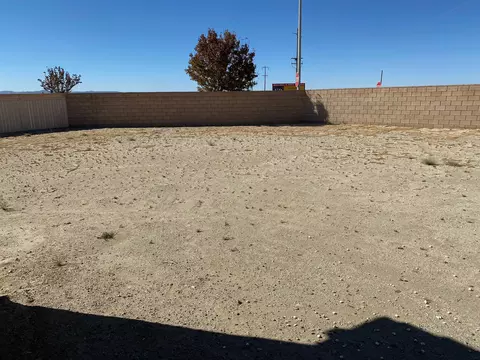 3519 Emerald Ln, Lancaster, CA 93535 photo 23