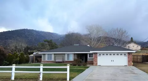 22627 Strawflower Rd, Tehachapi, CA 93561 photo 1