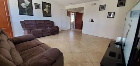 40514 E 169th St, Lancaster, CA 93535 photo 2