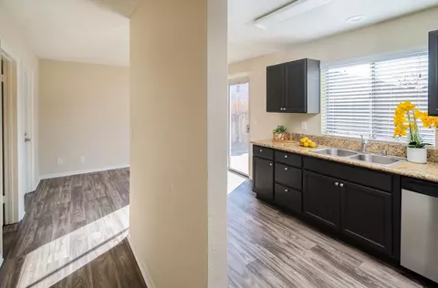 4802 Katrina Pl, Palmdale, CA 93552 photo 7