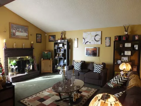 44812 Denmore Ave, Lancaster, CA 93535 photo 3