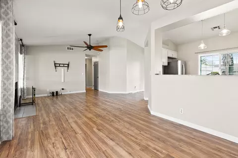 44315 Harbor St, Lancaster, CA 93536 photo 5