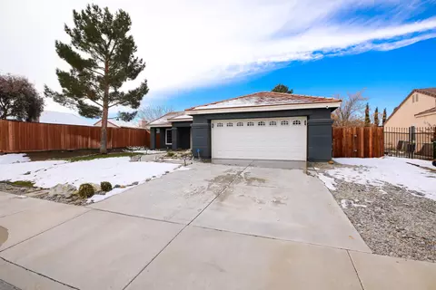 44315 Harbor St, Lancaster, CA 93536 photo 2