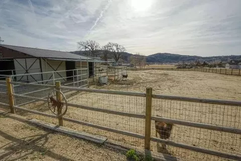 24201 Deertrail Dr, Tehachapi, CA 93561 photo 57
