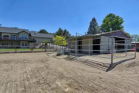24201 Deertrail Dr, Tehachapi, CA 93561 photo 54