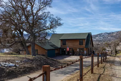 22731 Fran Dr, Tehachapi, CA 93561 photo 1