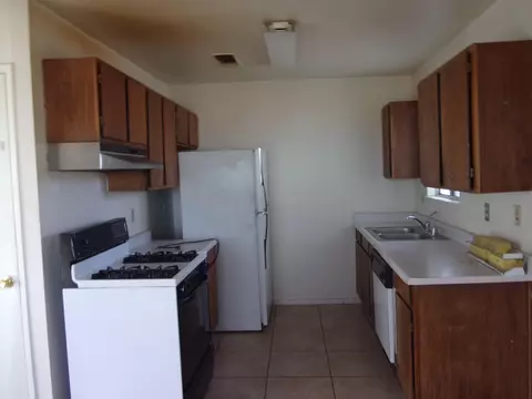 3413 Gregory Dr, Mojave, CA 93501 photo 3