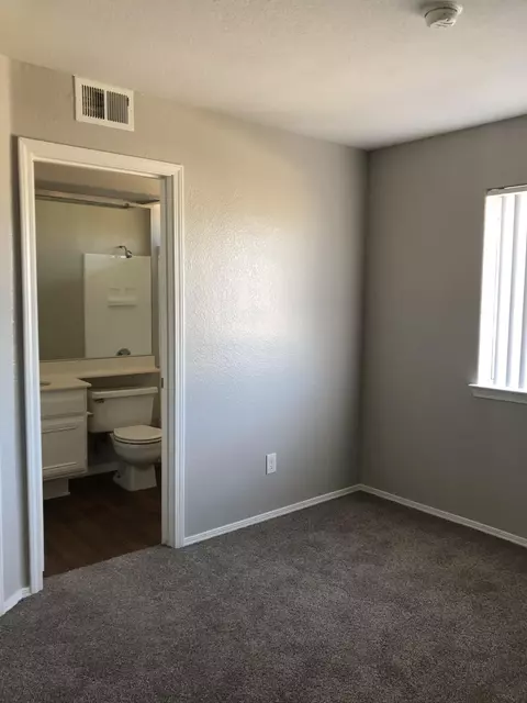 2033 Oldfield St, Lancaster, CA 93535 photo 42