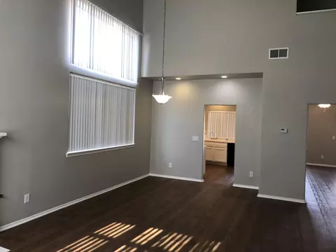 2033 Oldfield St, Lancaster, CA 93535 photo 8