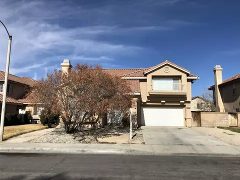 2033 Oldfield St, Lancaster, CA 93535 photo 3