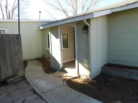 228 D St W, Tehachapi, CA 93561 photo 1