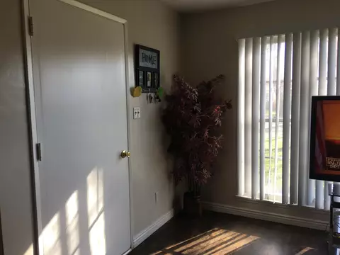 1227 W Ivyton St, Lancaster, CA 93534 photo 8