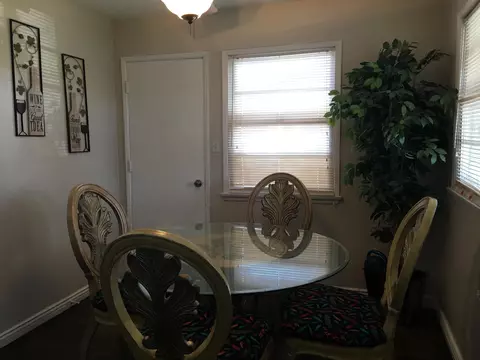1227 W Ivyton St, Lancaster, CA 93534 photo 4