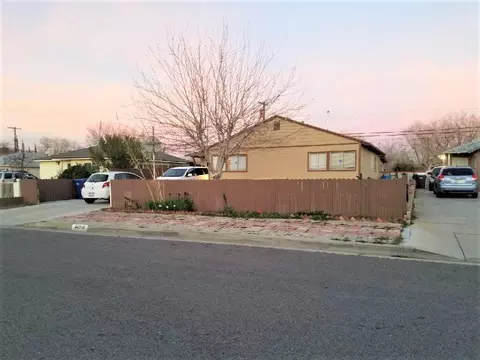 44346 3rd St E, Lancaster, CA 93535 photo 2