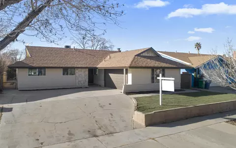 45109 Lorimer Ave, Lancaster, CA 93534 photo 2