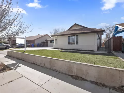 45109 Lorimer Ave, Lancaster, CA 93534 photo 5