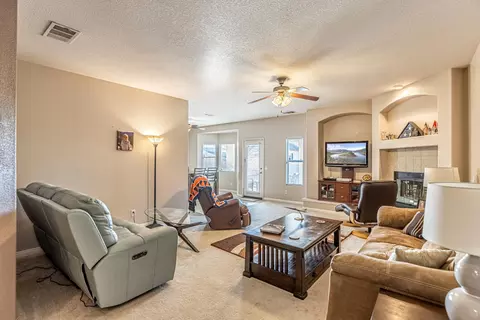 44149 Dawn Ct, Lancaster, CA 93536 photo 8