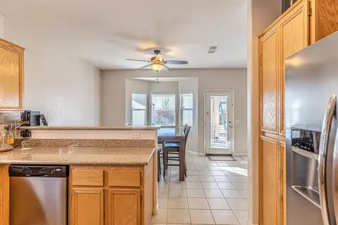 44149 Dawn Ct, Lancaster, CA 93536 photo 10