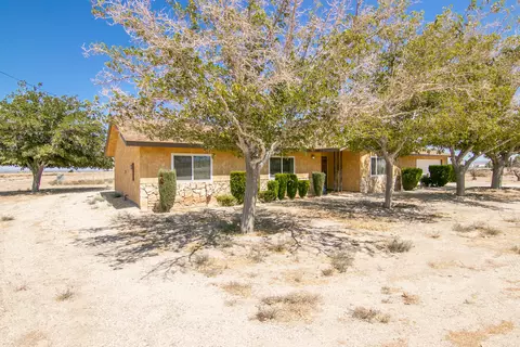 9635 H Ave E, Lancaster, CA 93535 photo 1