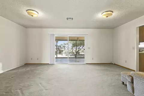 9635 H Ave E, Lancaster, CA 93535 photo 4