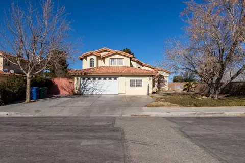 2057 E Ivesbrook St, Lancaster, CA 93535 photo 1