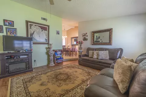 37616 Rose St, Palmdale, CA 93552 photo 6