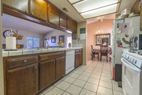 37616 Rose St, Palmdale, CA 93552 photo 13